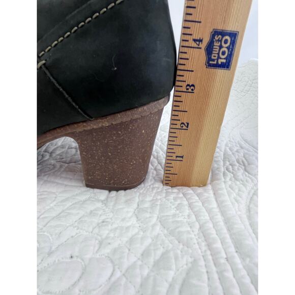 Clarks Collection Womens 9 Faded Black Suede Chunky Heel Bootie Ankle Boot - Picture 4 of 11